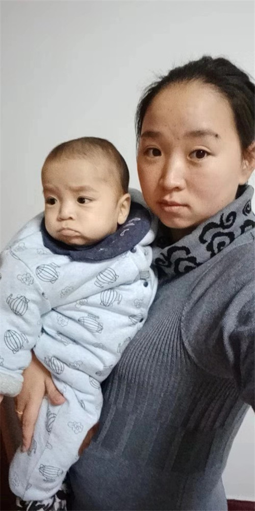 陈宇泽和妈妈照片.jpg